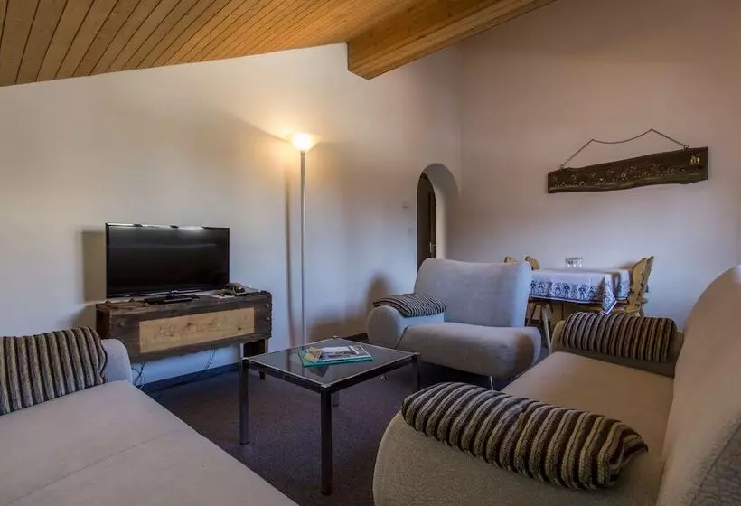 هتل Restorant Engiadina Ftan