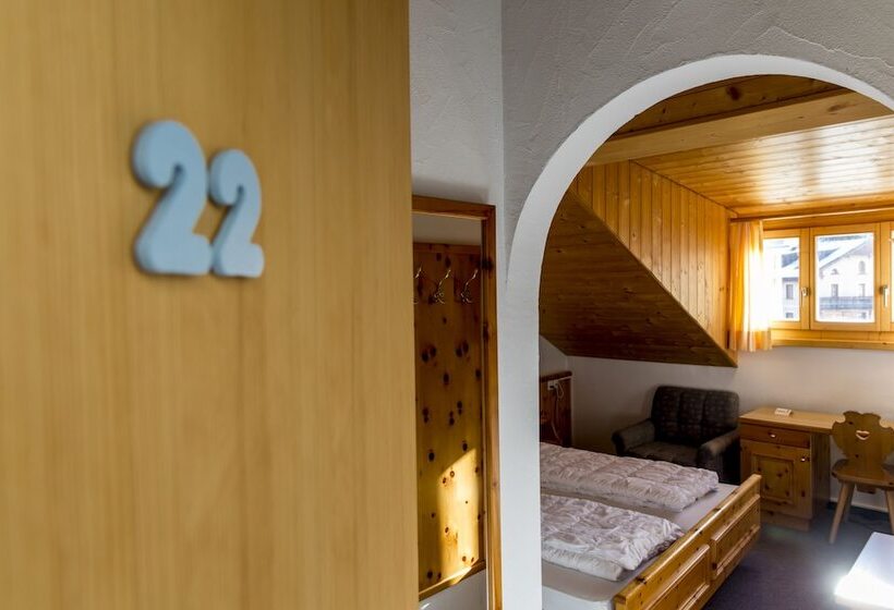 בית מלון כפרי Restorant Engiadina Ftan