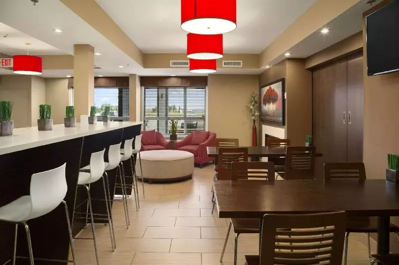 Microtel Inn & Suites By Wyndham Blackfalds Red Deer North