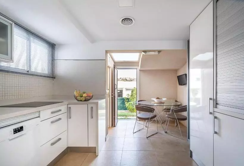 Bonito Bungalow Con Piscina Junto A La Playa