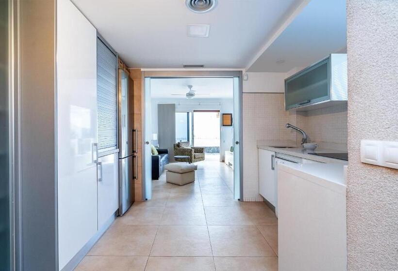 Bonito Bungalow Con Piscina Junto A La Playa