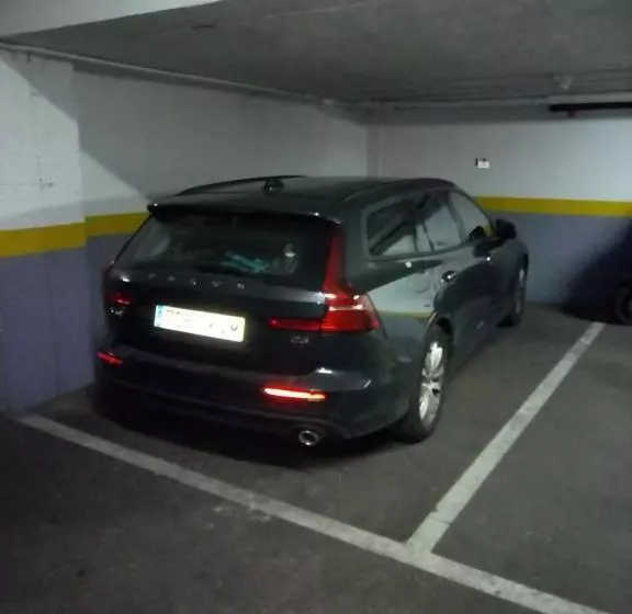 Cozy Apartment & Free Parking