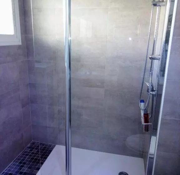 Cozy Apartment & Free Parking