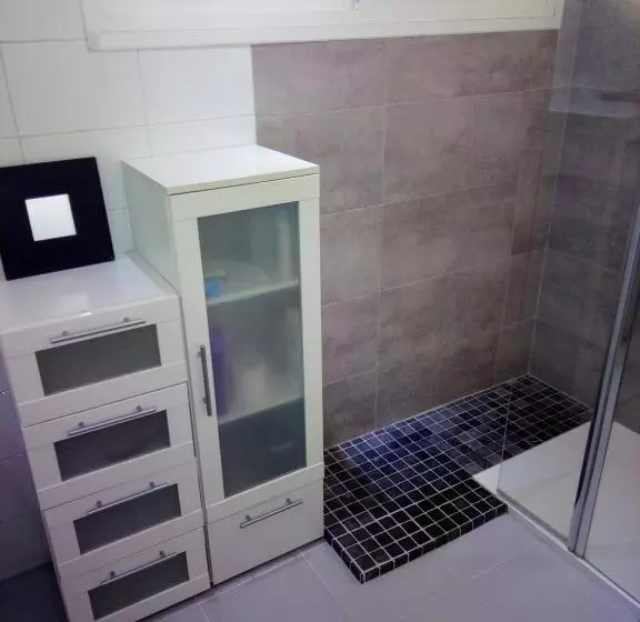 Cozy Apartment & Free Parking