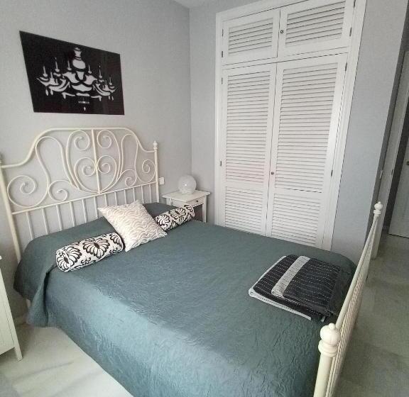 Cozy Apartment & Free Parking