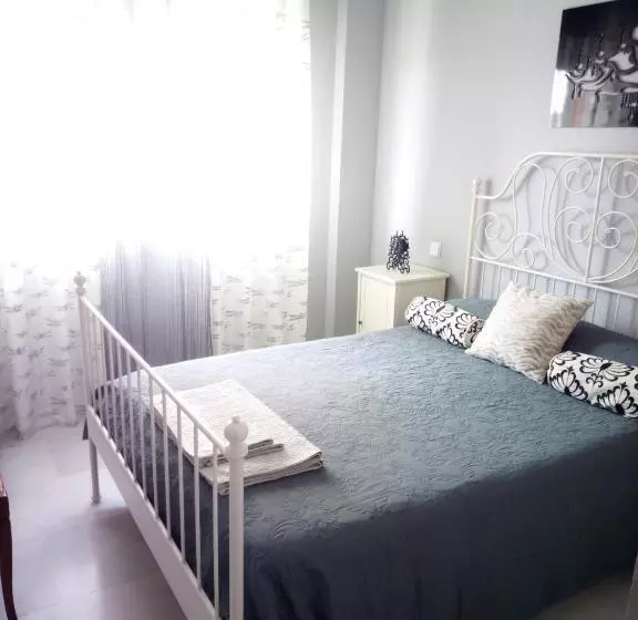 Cozy Apartment & Free Parking