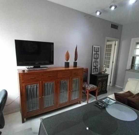 Cozy Apartment & Free Parking