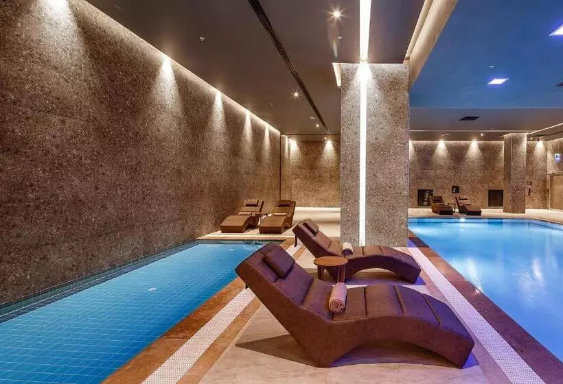 ホテル Dedeman Kartepe Kocaeli