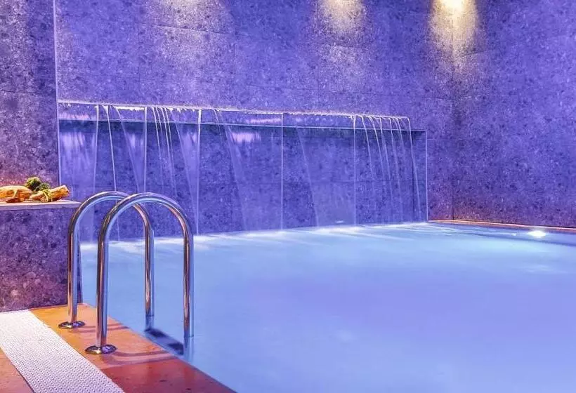 ホテル Dedeman Kartepe Kocaeli