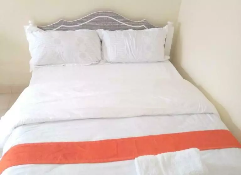 پانسیون Luna Light Guest House