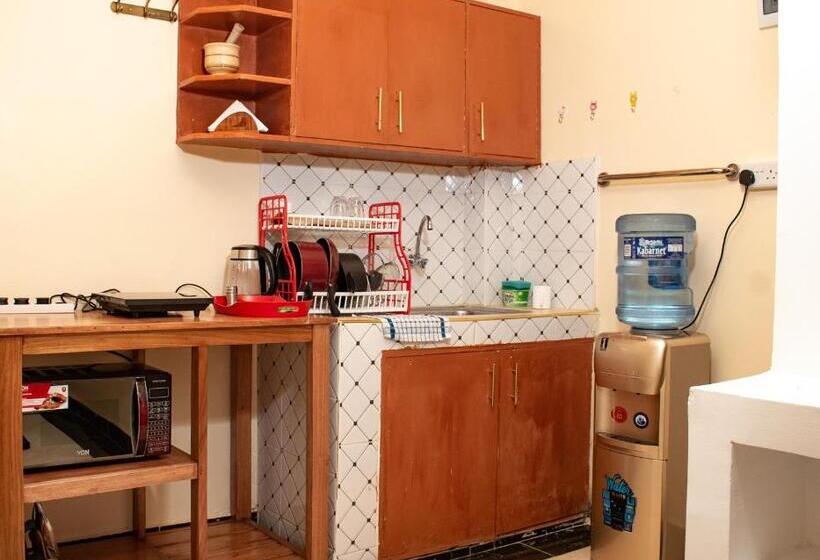 پانسیون Shalom Apartments