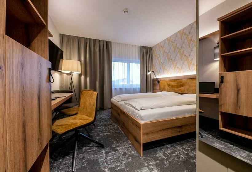 Egino Premium Hotel, Restaurant & Bar