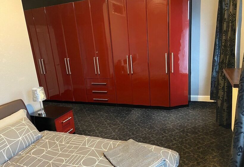 St Pauls Rd   Townhouse Accommodation