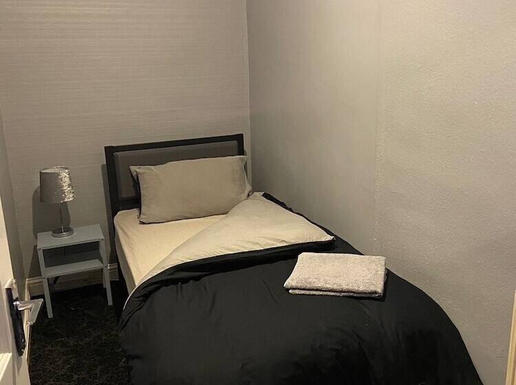 St Pauls Rd   Townhouse Accommodation