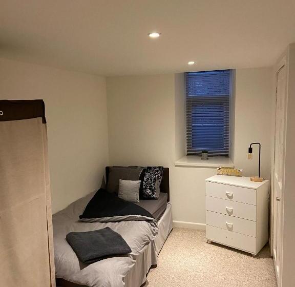 St Pauls Rd   Townhouse Accommodation