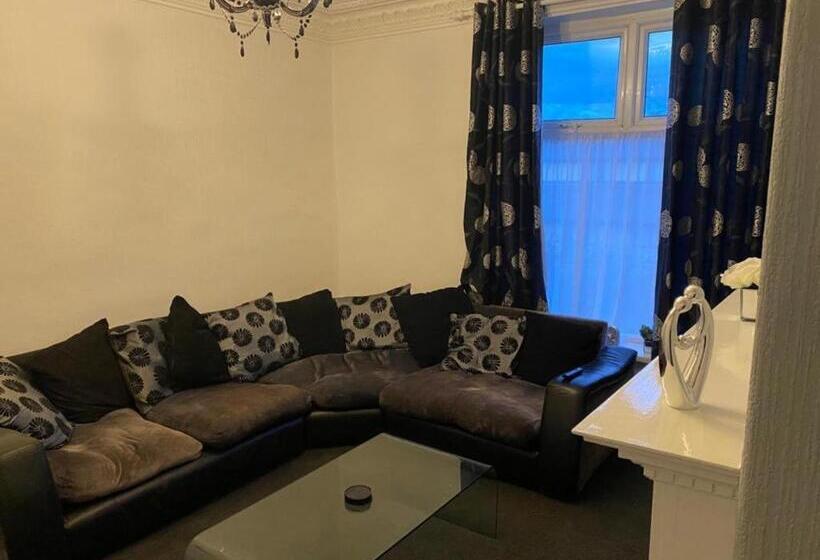 St Pauls Rd   Townhouse Accommodation