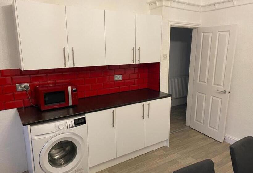 St Pauls Rd   Townhouse Accommodation