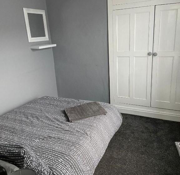 St Pauls Rd   Townhouse Accommodation