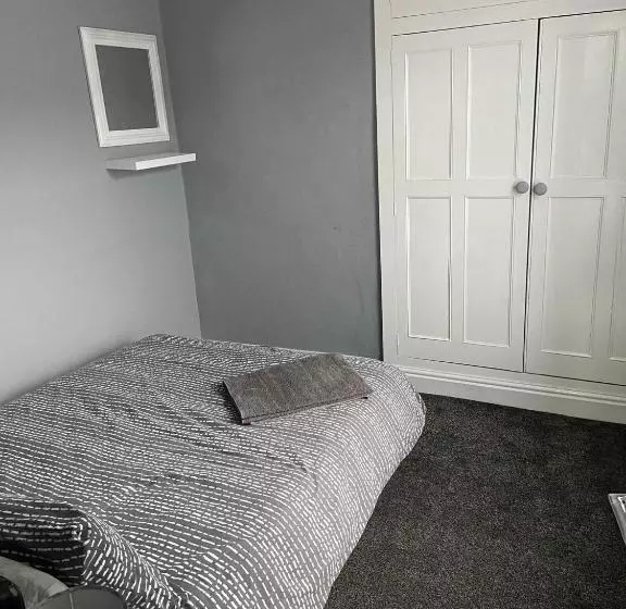 St Pauls Rd   Townhouse Accommodation