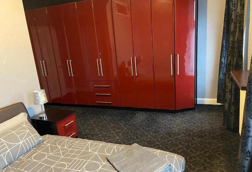 St Pauls Rd   Townhouse Accommodation