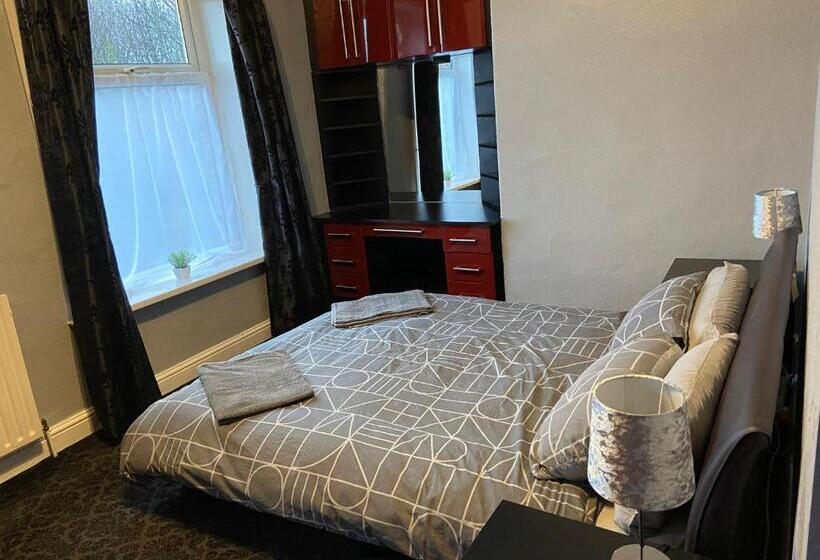 St Pauls Rd   Townhouse Accommodation