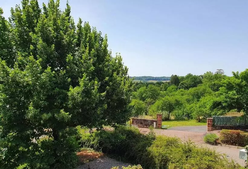 Big Summer House In The Charming Village Of Meyssac
