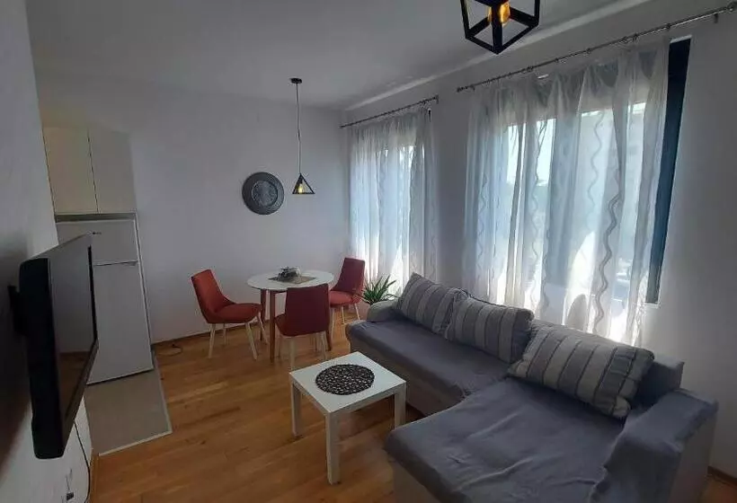 Lijepo Pozicioniran Stan, Atrakcije Blizu