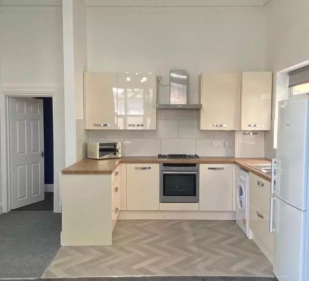 Lovely 1 Bed Ground Floor Flat In Leamington Spa