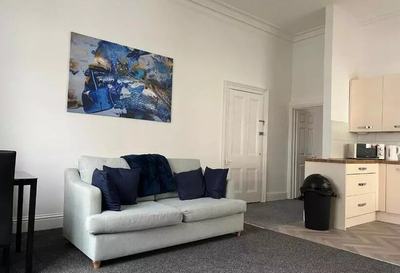 Lovely 1 Bed Ground Floor Flat In Leamington Spa