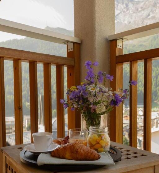 Victoria S Home   Luxurious Penthouse