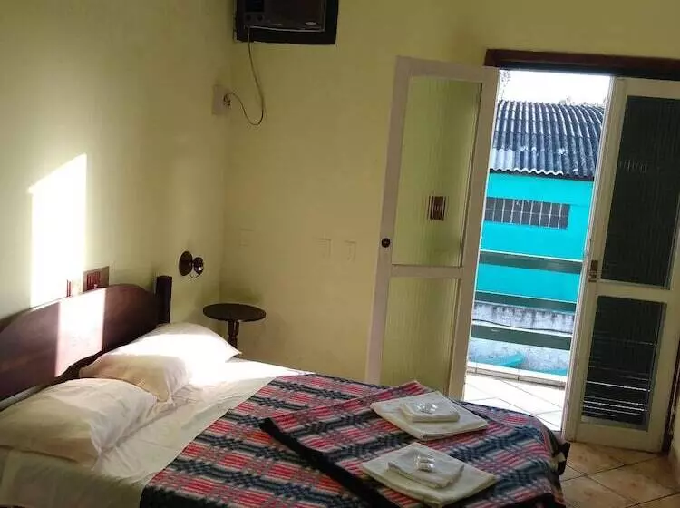 Retkeilymaja Central Praia