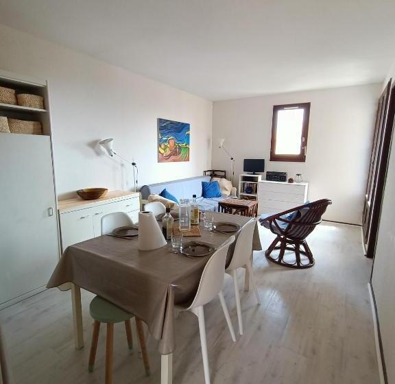 Appartement Avec Piscine Et Tennis St Pierre La Mer   4tmed207i