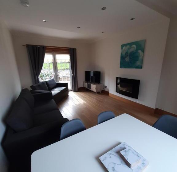 Carvetii   Xavier House   2 Storey Sleeps Up To 7