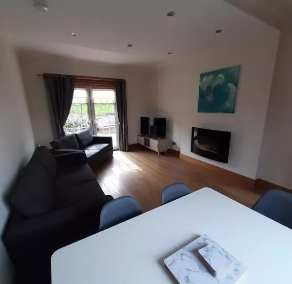 Carvetii   Xavier House   2 Storey Sleeps Up To 7