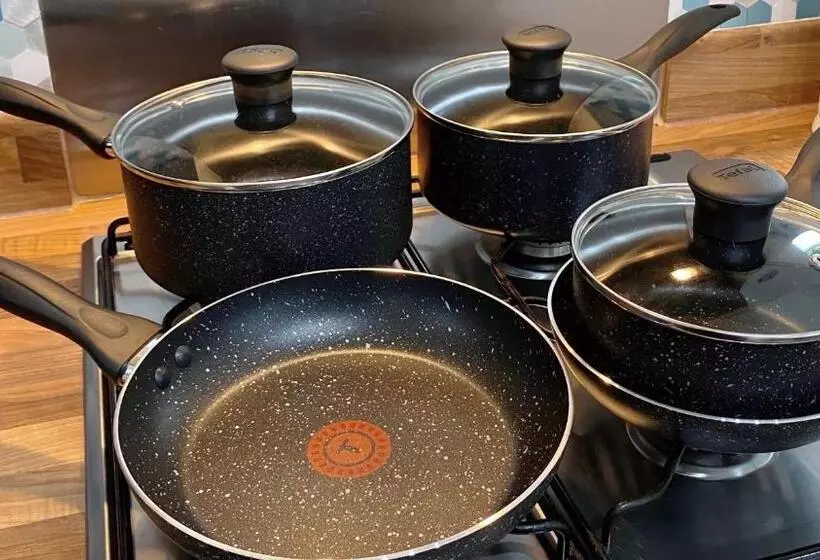 Entire Home: Bicester Village 10min Walk