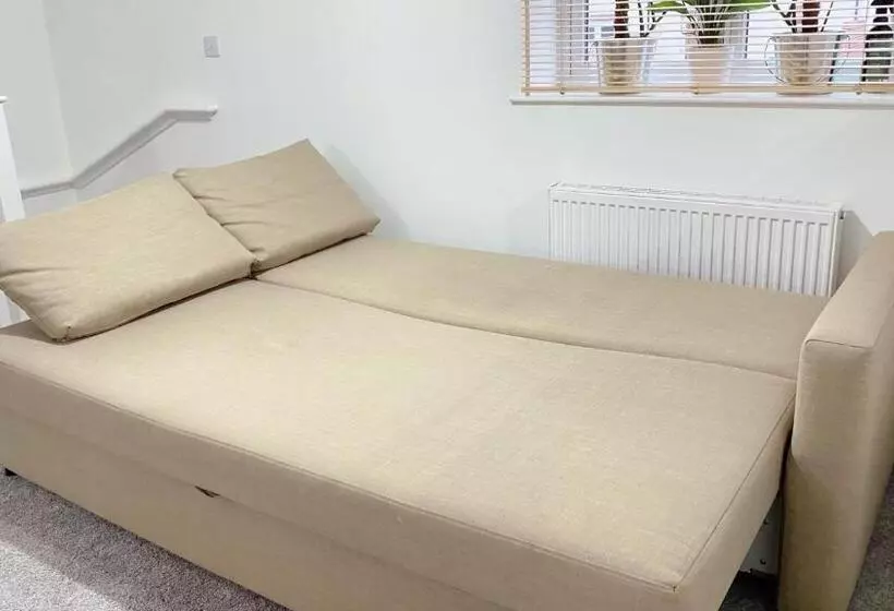 Entire Home: Bicester Village 10min Walk