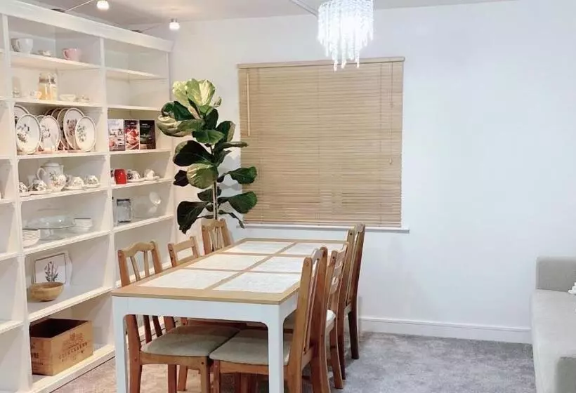 Entire Home: Bicester Village 10min Walk