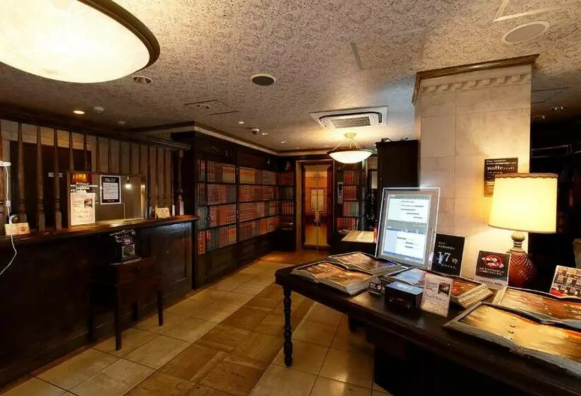 ホテル 555 秦野