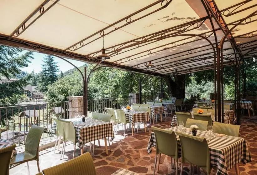 Hotelli Hôtel Les Vignes