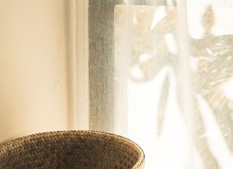 هتل So Far So Good