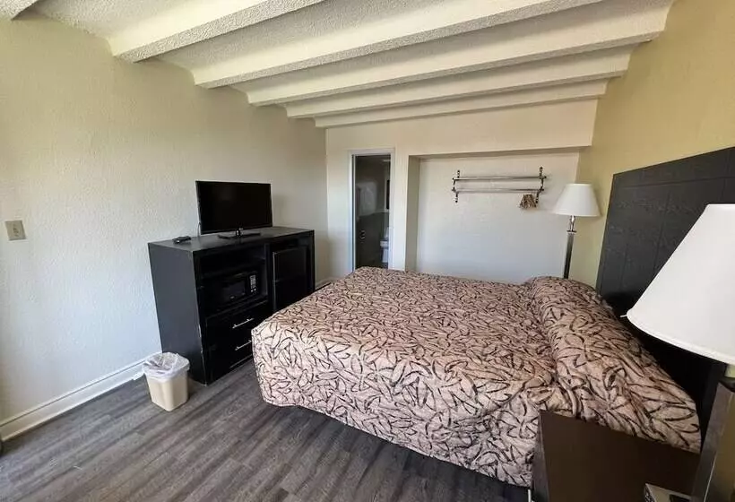 モーテル James River Inn & Suites