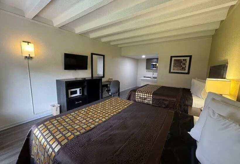 モーテル James River Inn & Suites