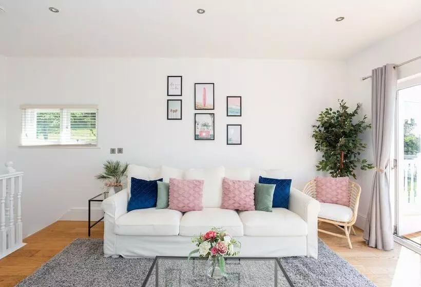 Estuary View By Sorted Stay