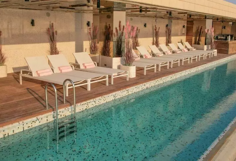 The House Hotel Al Khiran