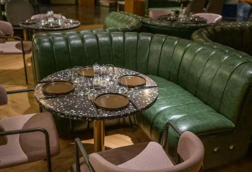 The House Hotel Al Khiran