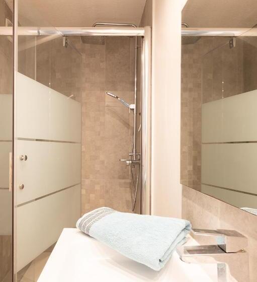 Idéal Couple Jacuzzi Et Jolie Cour Intérieure