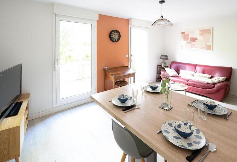 Idéal Couple Jacuzzi Et Jolie Cour Intérieure