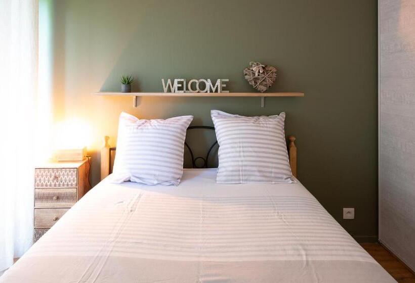 Idéal Couple Jacuzzi Et Jolie Cour Intérieure