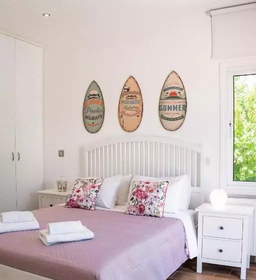 Villa Amelia By Ezoria Villas