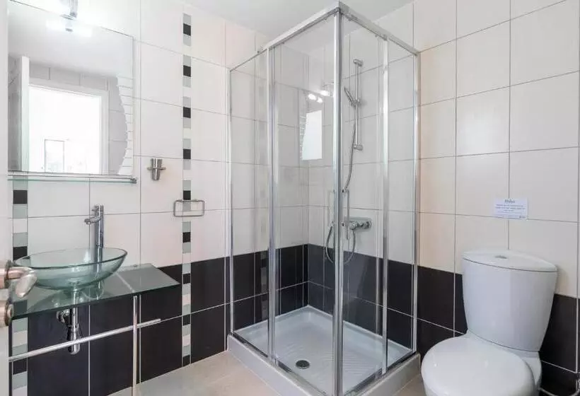 Villa Amelia By Ezoria Villas